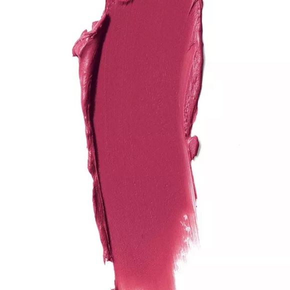 2 Gucci Long-Lasting Matte Lipstick - Cassie Magenta - Picture 4 of 10